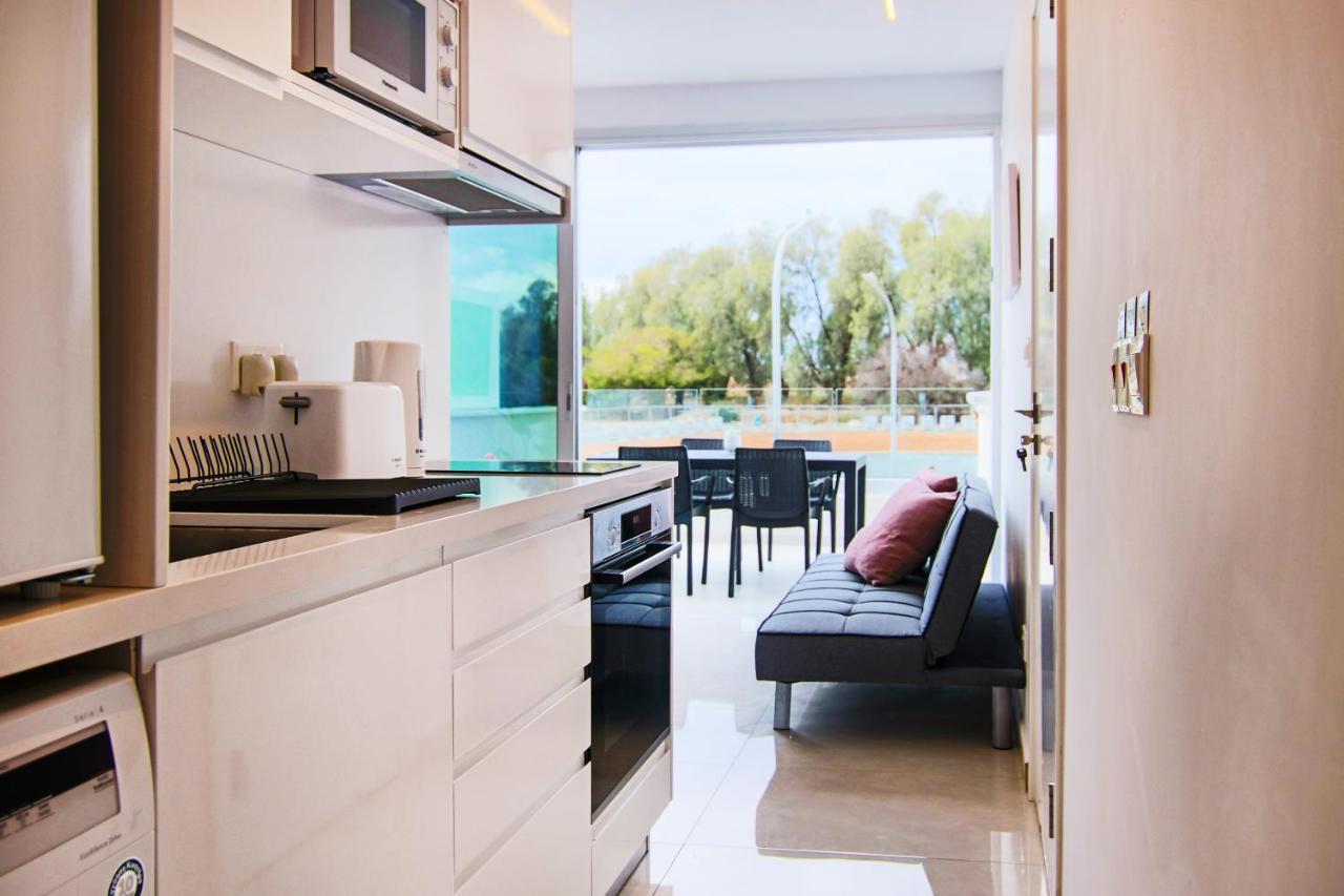 Phaedrus Living - Seaside Luxury Flat Harbour 104 Lägenhet Paphos Exteriör bild