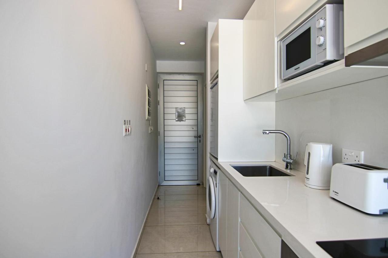 Phaedrus Living - Seaside Luxury Flat Harbour 104 Lägenhet Paphos Exteriör bild